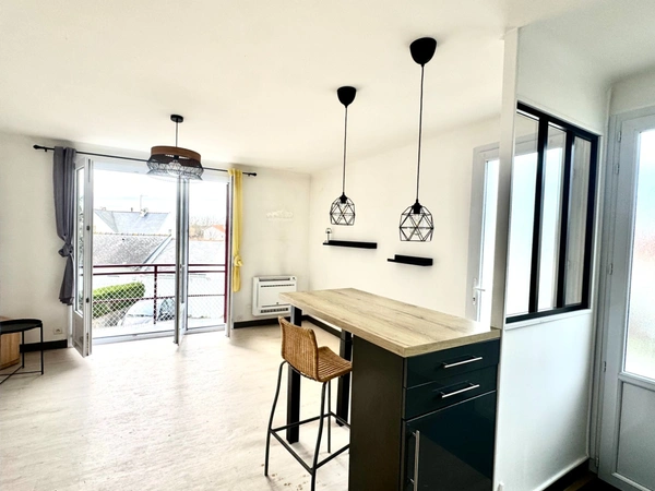 LE POULIGUEN-APPARTEMENT T2 DE 37M2-UNE PLACE DE PARKING-PROCHE COMMERCE A PIED- AU CALME
