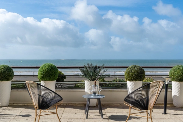 Appartement à vendre 4 pièces de 102m² LA BAULE ESCOUBLAC (44) FACE MER