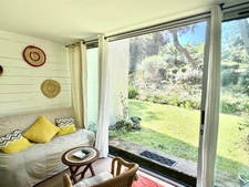 LE POULIGUEN-STUDIO DE 28M2-EXPOSÉ SUD-PROCHE COMMERCE ET PLAGE A PIED- AU CALME- VUE SUR VERDURE