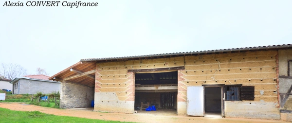 Bâtisse à vendre 5 pièces + abris proche de MEZERIAT (01) terrain 1320m² constructible