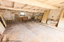 Bâtisse à vendre 5 pièces + abris proche de MEZERIAT (01) terrain 1320m² constructible