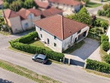 Maison à vendre 5 pièces 162m², terrain 714m² proche centre village d'ATTIGNAT (01)