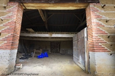 Bâtisse à vendre 5 pièces + abris proche de MEZERIAT (01) terrain 1320m² constructible