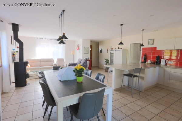 Maison à vendre 6 pièces MEZERIAT (01) plain pied, 910m² terrain , 5 chambres !!!