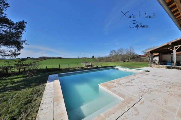 Maison à vendre 11 pièces proche de MARBOZ (01)