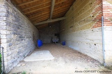 Bâtisse à vendre 5 pièces + abris proche de MEZERIAT (01) terrain 1320m² constructible