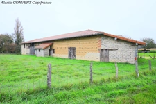 Bâtisse à vendre 5 pièces + abris proche de MEZERIAT (01) terrain 1320m² constructible