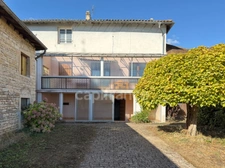 Maison ancienne en pierre de 117 m² avec vastes combles et grange en pierre
