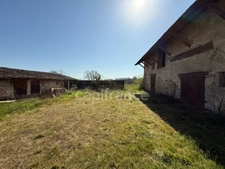 À saisir rapidement : Grange à rénover avec un potentiel incroyable !