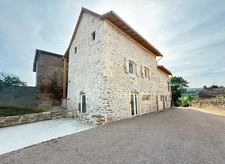 The charm of the old, the comfort of the modern – Renovated house of 124 m² in Saint-Maurice-de-Satonnay