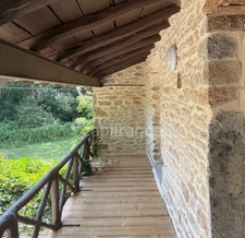 Berzé-la-Ville – Maison troglodyte avec grotte naturelle, charme brut et rénovation moderne