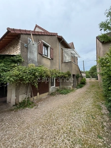 Charmante maison à fort potentiel à Boyer (proche Sennecey-le-Grand et Tournus)