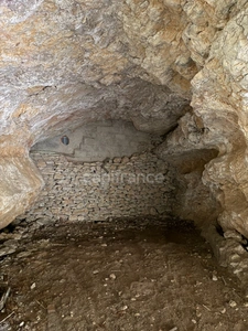 Berzé-la-Ville – Maison troglodyte avec grotte naturelle, charme brut et rénovation moderne