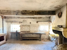 Maison ancienne en pierre de 117 m² avec vastes combles et grange en pierre