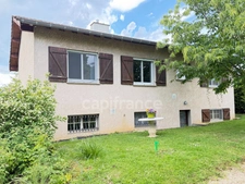 Maison familiale avec grand sous-sol, jardin arboré et vue dégagée – Proche Pont-de-Vaux