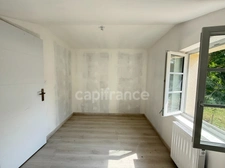 Berzé-la-Ville – Maison troglodyte avec grotte naturelle, charme brut et rénovation moderne