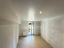 Berzé-la-Ville – Maison troglodyte avec grotte naturelle, charme brut et rénovation moderne
