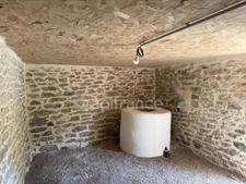 Berzé-la-Ville – Maison troglodyte avec grotte naturelle, charme brut et rénovation moderne