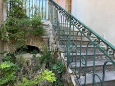Maison ancienne en pierre de 117 m² avec vastes combles et grange en pierre
