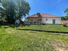 Maison de caractère avec piscine sur terrain arboré de 2452 m² JUGEALS NAZARETH (19)