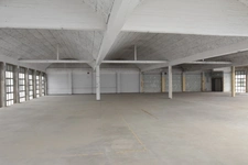 centre d'activité de "bien etre", plateau à aménager, garages. surface 1800m².