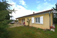 Proche Charlieu - maison plain pied - 98 m² - 