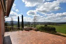 Vue exceptionnelle sur la campagne du sud brionnais - 120m² - 3 chambres-secteur trés calme.