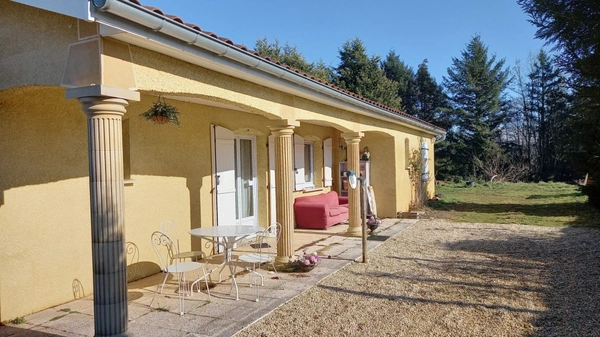 Proche Charlieu - maison plain pied - 98 m² - 