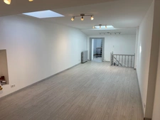 Dpt Saône et Loire (71), à vendre Centre CHAUFFAILLES Local commercial et appartement -200m2  - rénové -