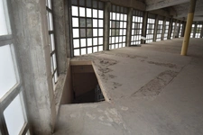 centre d'activité de "bien etre", plateau à aménager, garages. surface 1800m².