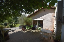 proche Chauffailles - Maison pierre - 7 piéces dont 4 chambres-  137m²