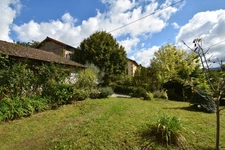 proche Chauffailles - Maison pierre - 7 piéces dont 4 chambres-  137m²