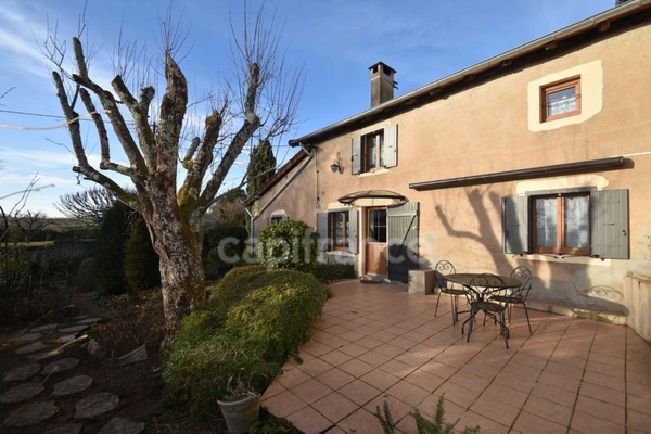 Maison en Pierre avec jardin et terrain attenant -  120m² -3 chambres - CHAUFFAILLES (71)
