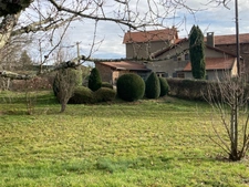 Maison en Pierre avec jardin et terrain attenant -  120m² -3 chambres - CHAUFFAILLES (71)