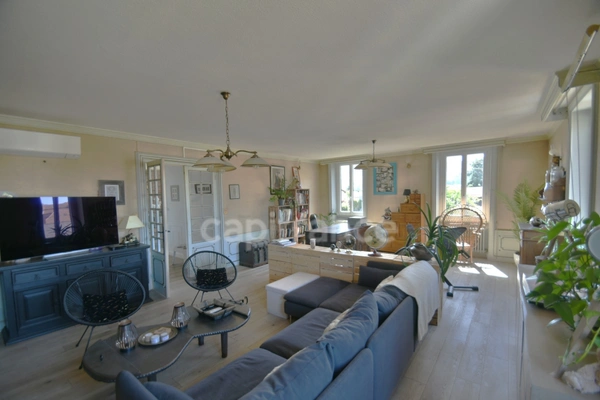 BELMONT DE LA LOIRE - Maison 215 m² - 7 pièces - proche commodités.