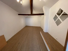 Dpt Saône et Loire (71), à vendre Centre CHAUFFAILLES Local commercial et appartement -200m2  - rénové -