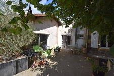 proche Chauffailles - Maison pierre - 7 piéces dont 4 chambres-  137m²