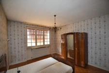 LA CLAYETTE - maison 156m² - avec entrepôt de 210m² sur terrain 3930m²