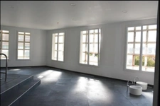 centre d'activité de "bien etre", plateau à aménager, garages. surface 1800m².