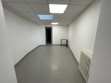 Dpt Saône et Loire (71), à vendre Centre CHAUFFAILLES Local commercial et appartement -200m2  - rénové -