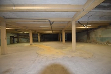 centre d'activité de "bien etre", plateau à aménager, garages. surface 1800m².