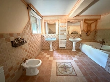 CASANOVA (20) Ensemble immobilier de 4 appartements