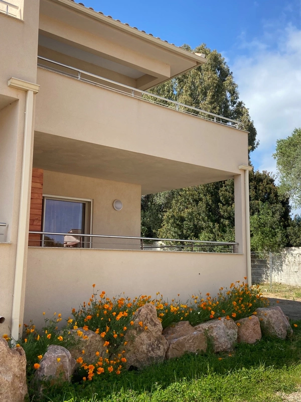 PRUNELLI DI FIUMORBO (20) Appartement à vendre 2 pièces de 48 m2 avec terrasse de 13,40 m2