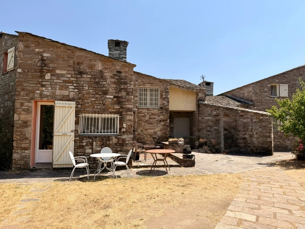 CASANOVA (20) Ensemble immobilier de 4 appartements