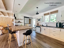 Maison de plain-pied, 4 chambres, double garage et jardin