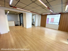 LANGON CENTRE VILLE - Immeuble en pierres comprenant 2 appartements et 1 local commercial 