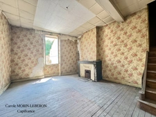 Maison en pierre à rénover, 3 chambres, garage et cour