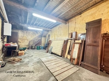 Maison en pierre à rénover, 3 chambres, garage et cour