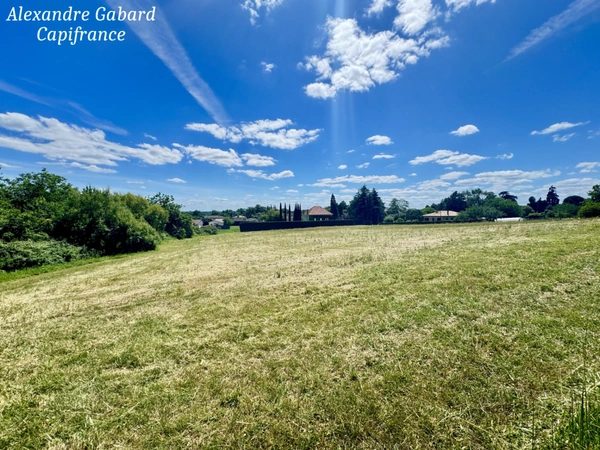 Terrain constructible 9 775 m² - Projet de 8 maisons individuelles
