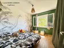 Maison de plain-pied, 4 chambres, double garage et jardin